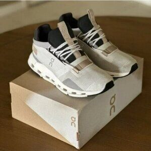 ON Running Cloud Cloudnova Women's White Sand Running Sneakers